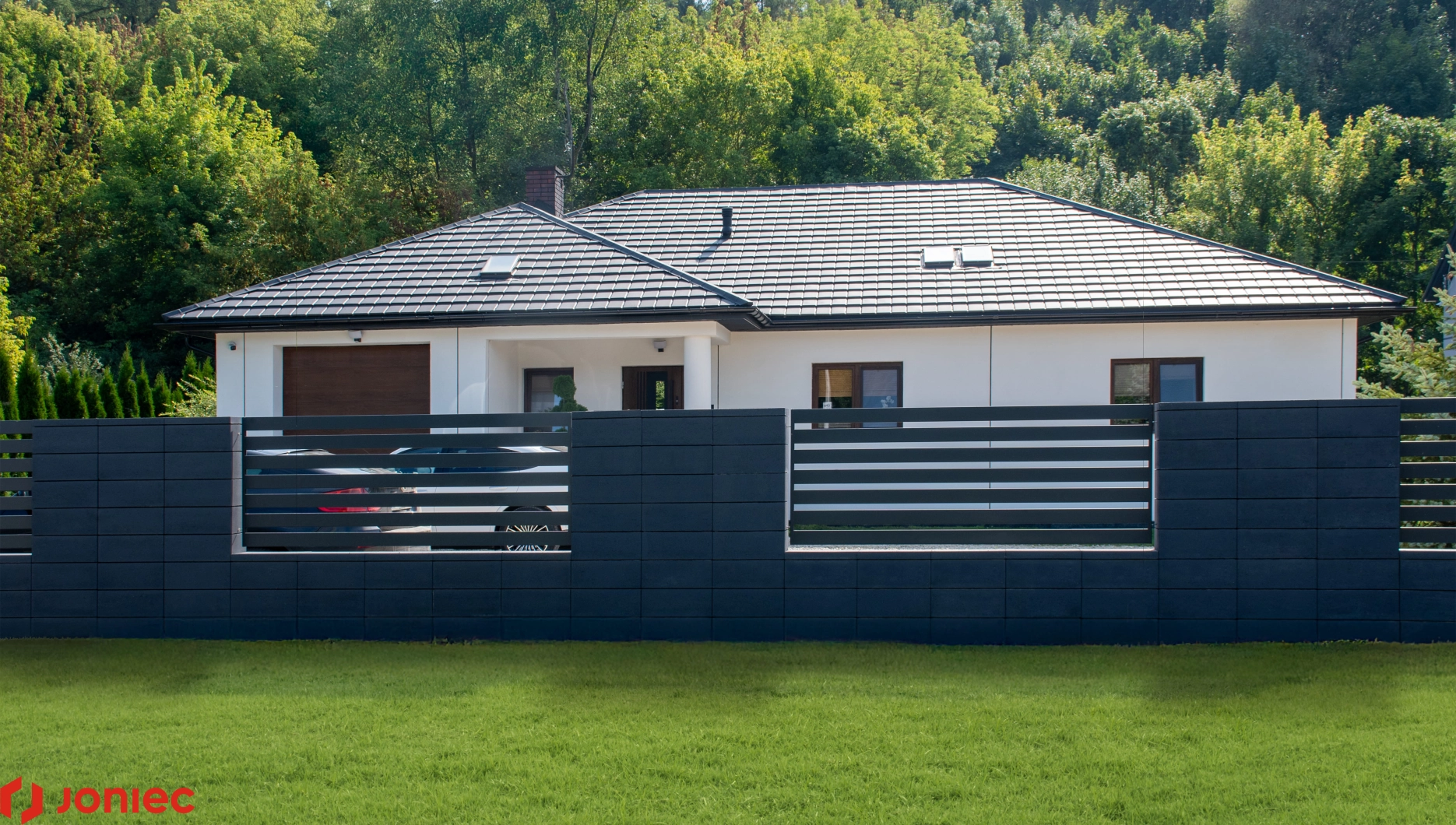 Ogrodzenie betonowe (Wrocław – okolice) – realizacja z bloczków modułowych ROMA Horizon grafit – joniec.pl