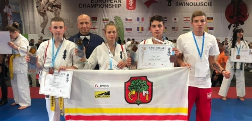 3 zawodników ARS Limanowa - JONIEC TEAM z brązowymi medalami Mistrzostw Europy Karate Kyokushin